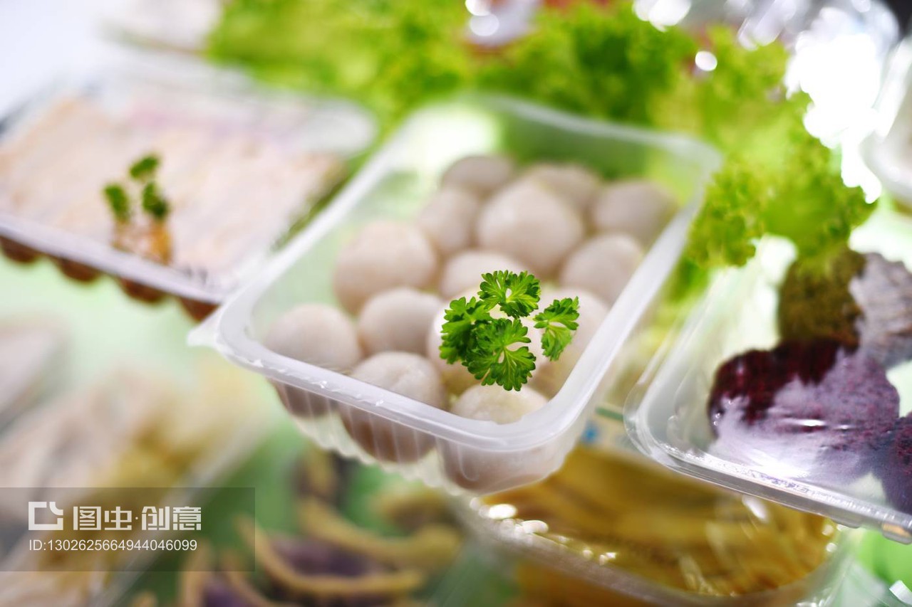 塑料盒中的预包装食品 便利背后的科学与安全